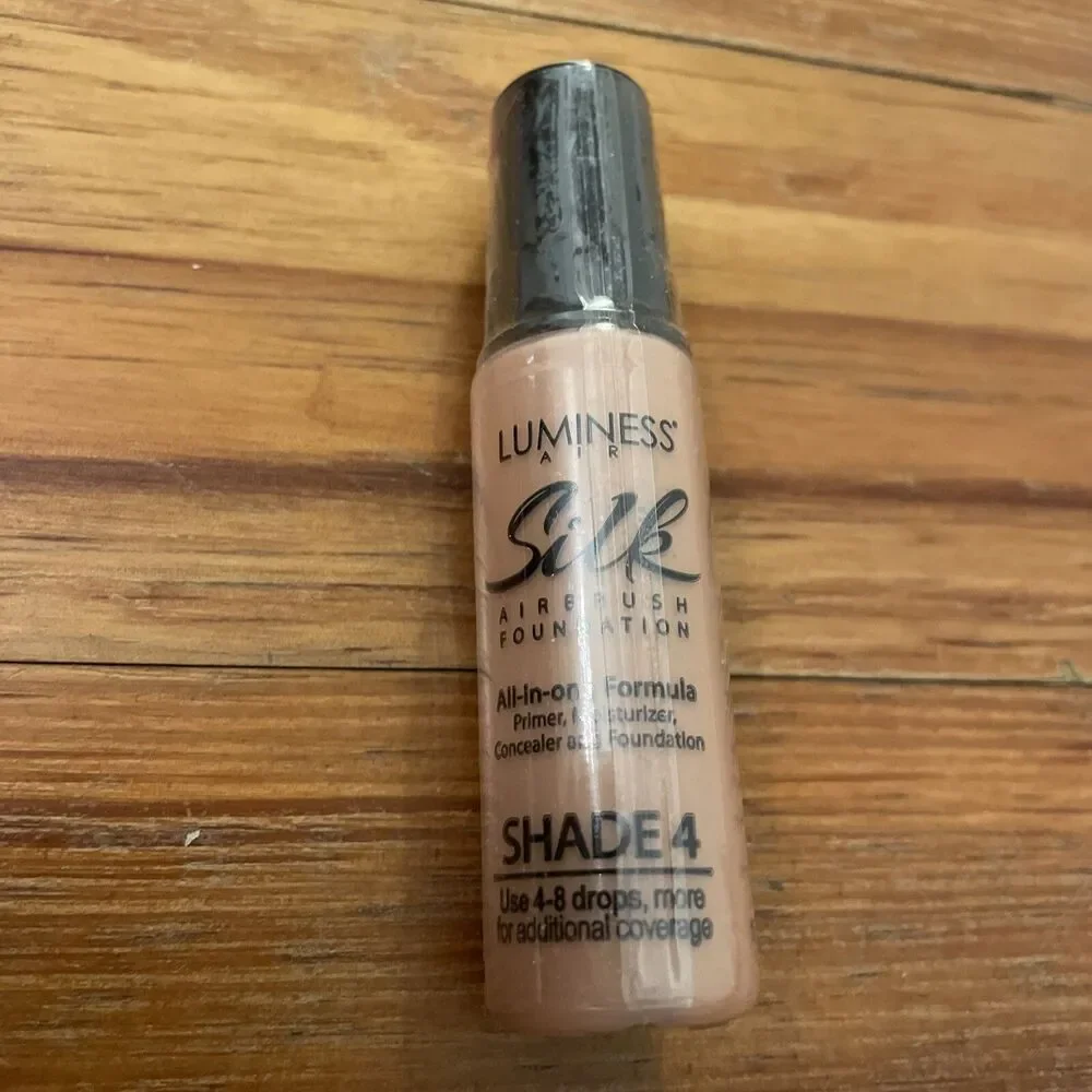 Luminess Silk Airbrush Foundation Shade 4 .55 fl oz Sealed Unused Make-up